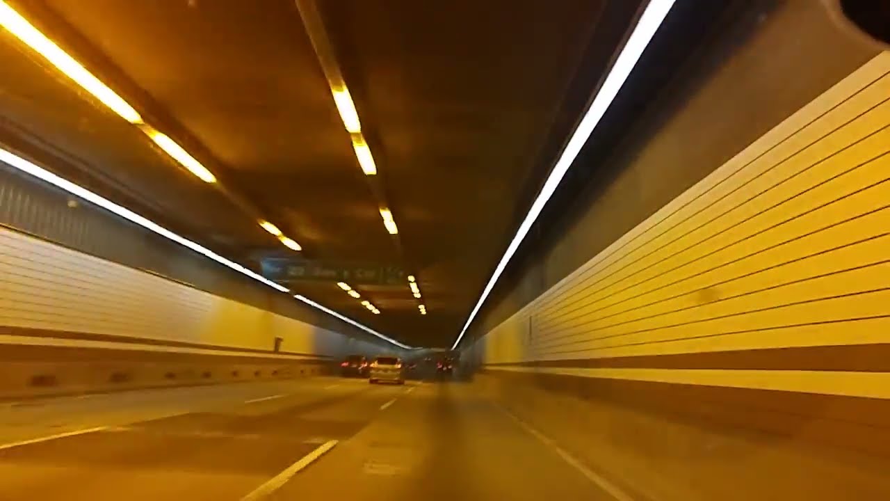 Driving by I-93 by Boston, Massachussetts