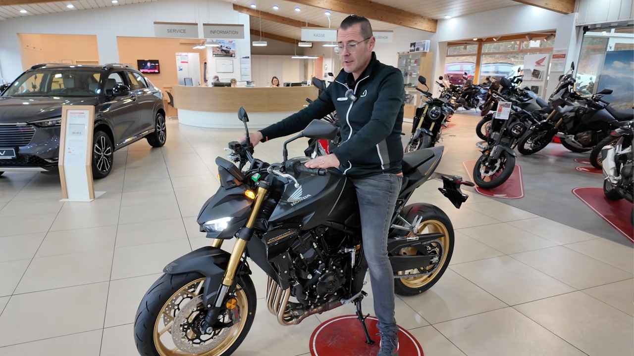 Motorräder 2025 Honda Hornet SP Review