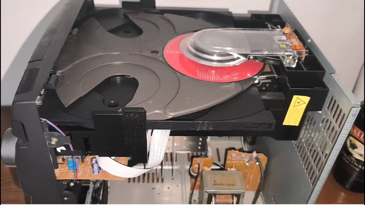 Servicing CD and Tape deck of audio system from 90's Aiwa NSX V-300