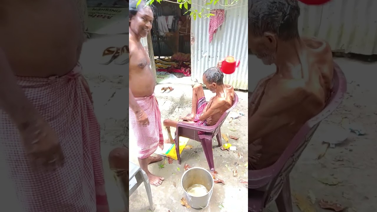 বাবার অসুস্থতায় বাবাকে স্নান করিয়ে দিচ্ছি / শিল্পী অশোক ভৌমিক #like #share #subscribe 