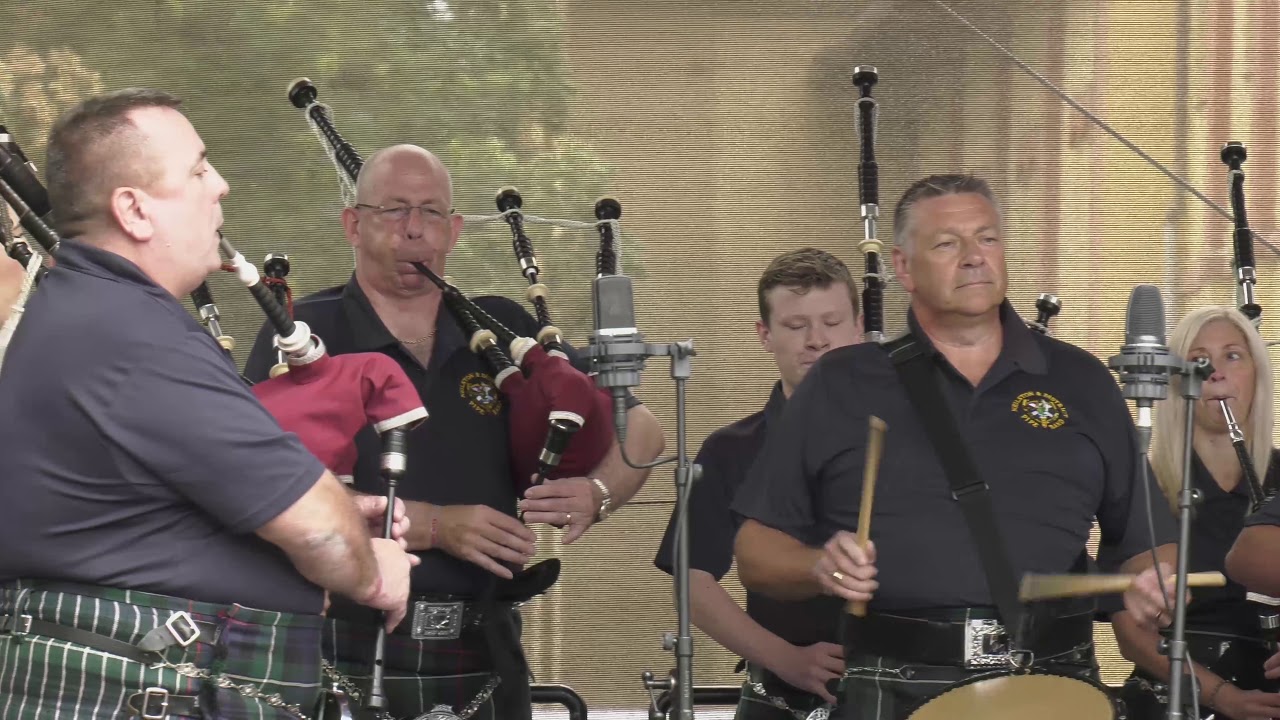 Neilston & District Pipe Band