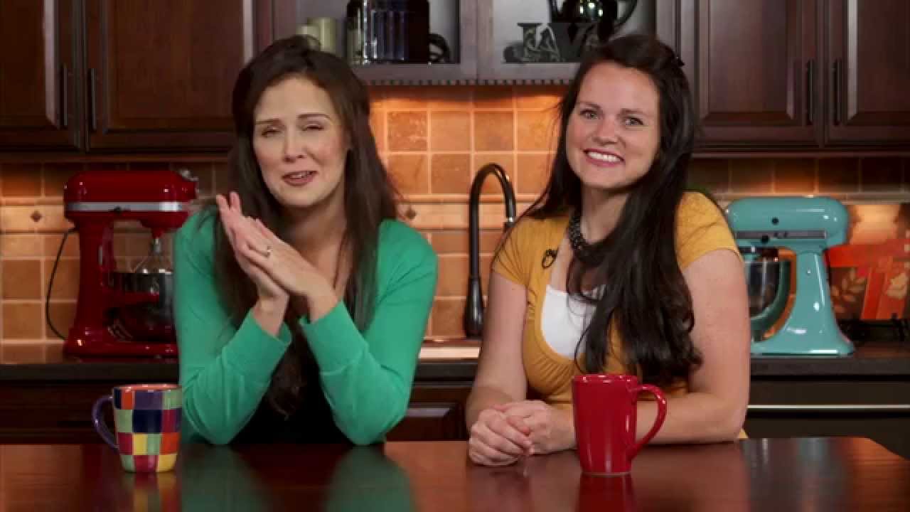 Arty McGoo: Mixing It Up November 2015 with guest LilaLoa