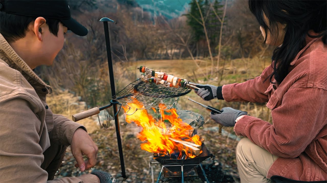 Кемпинг-влог | Спокойный день в лесу | Шашлычки на открытом огне с женой | Отдых у костра