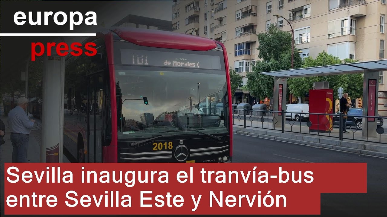 El alcalde de Sevilla realiza el primer viaje del tranvibús: 