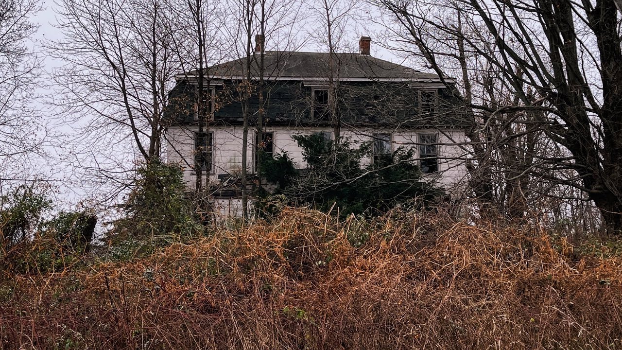 The Beautiful Forlorn Abandoned Woodrow Manor House Left for Decades in Maryland *Built in 1870