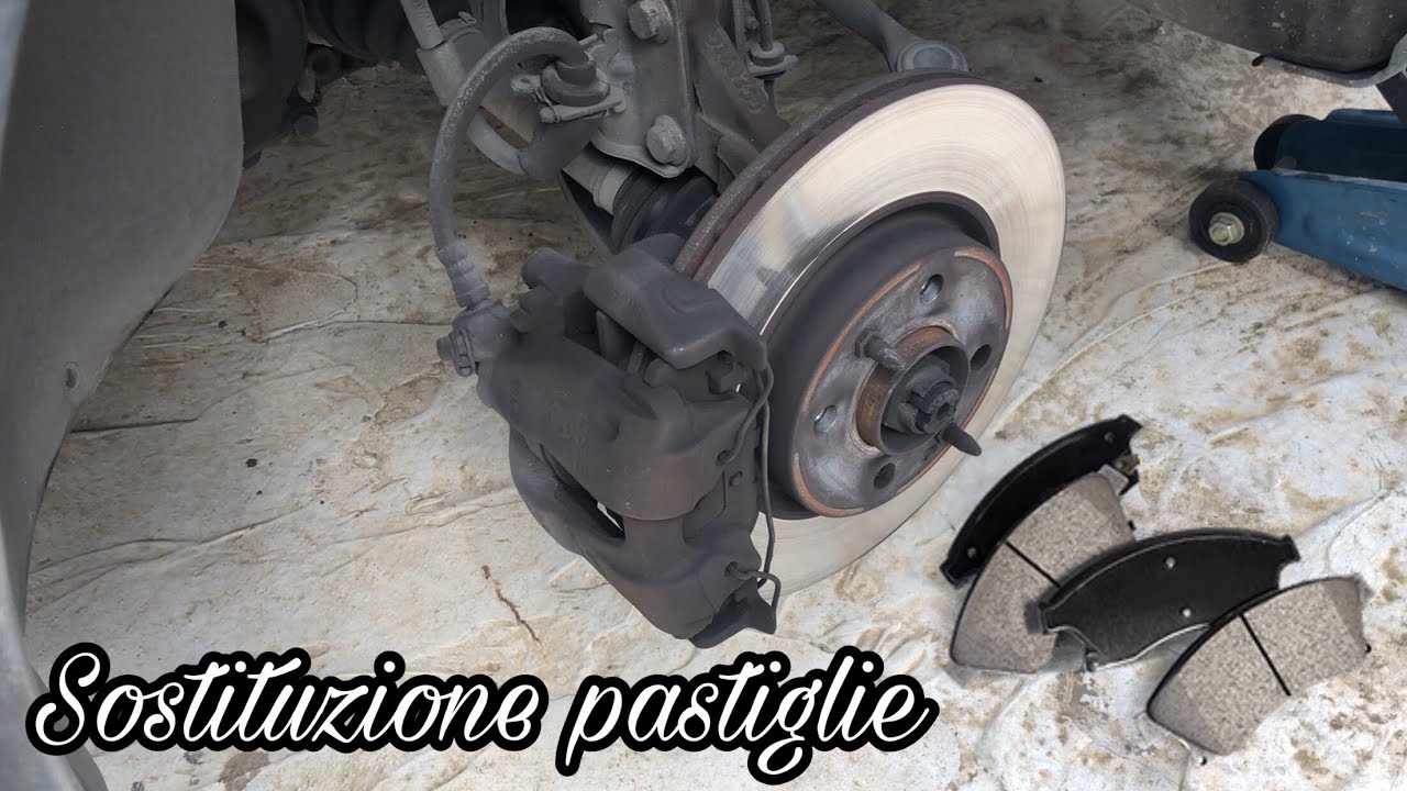 Sostituzione pastiglie freni su Fiat Punto 3 serie