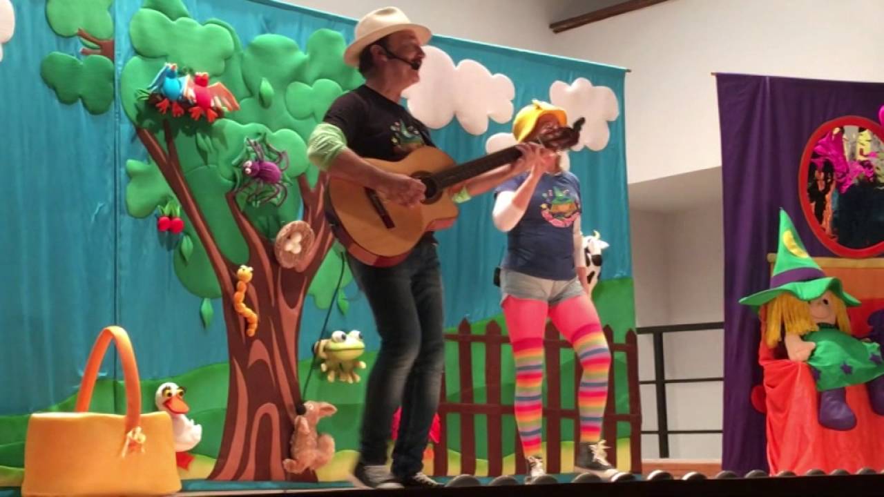 El show de la Brujita Tapita visita nuestro cole