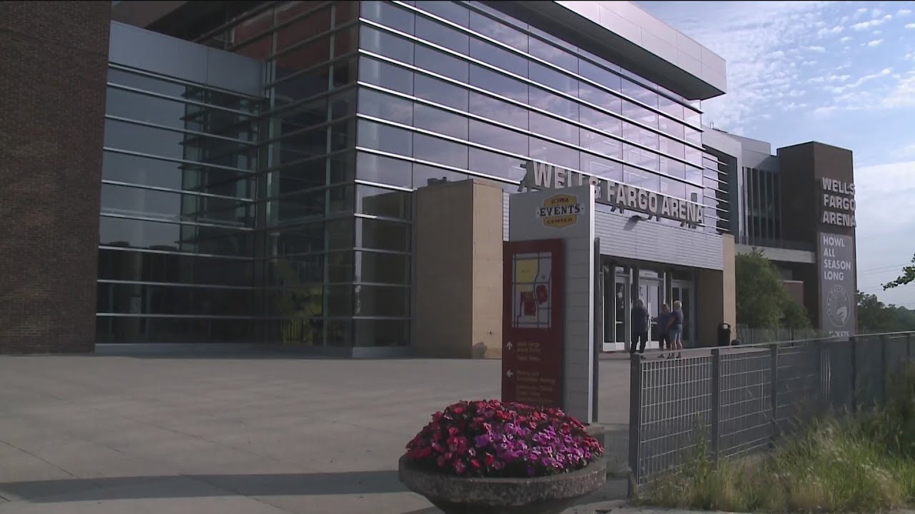 Minnesota TImberwolves Come to Des Moines To Play Philadelphia 76ers