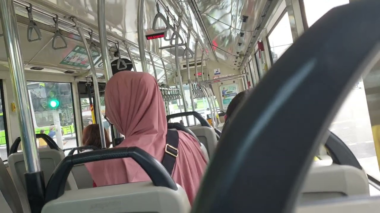 SMRT Mercedes Benz OC500LE SVC 882 [SMB61J] (Part 2/2)