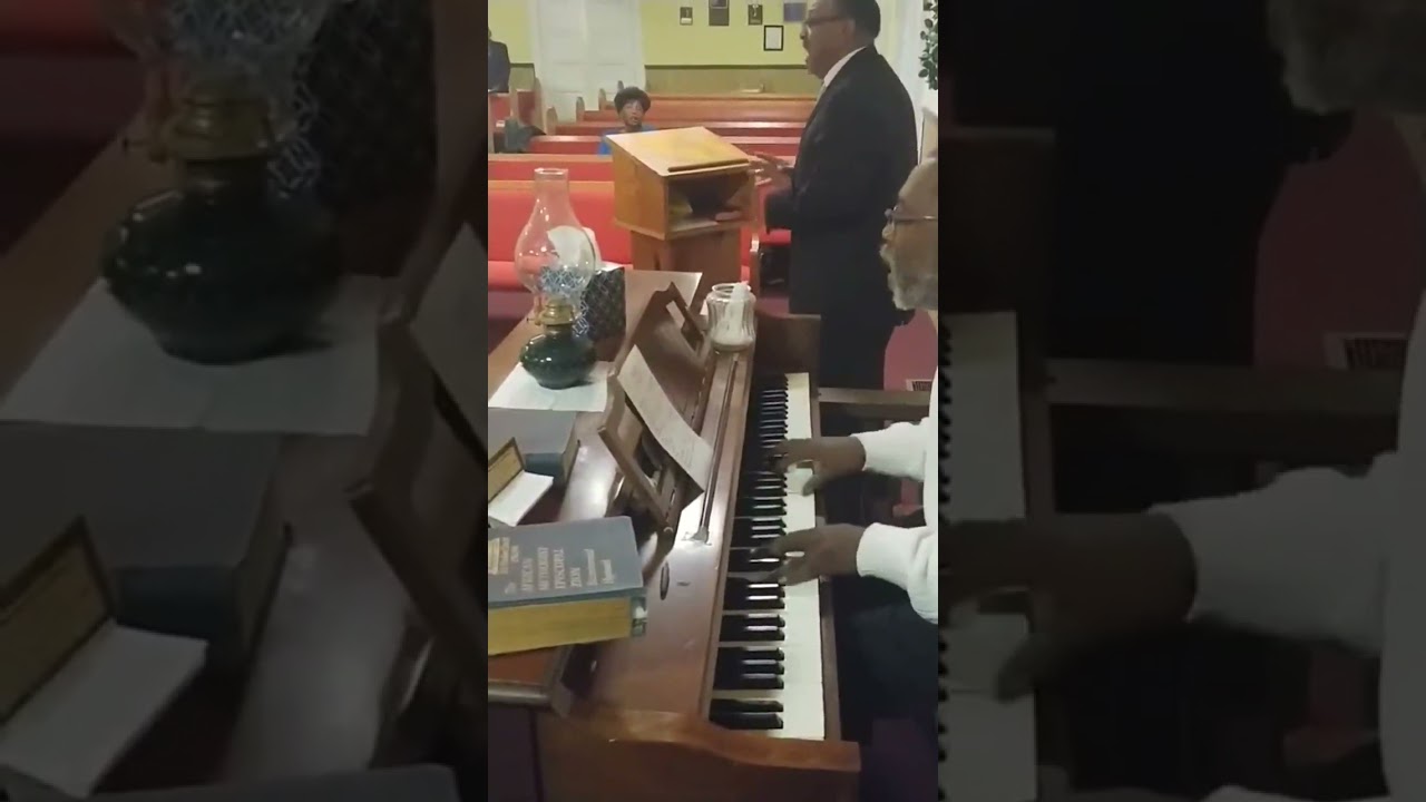 2018 Church Moment | Shipps Plays ‘Jesus, You’re the Center of My Joy’ for Soloist”