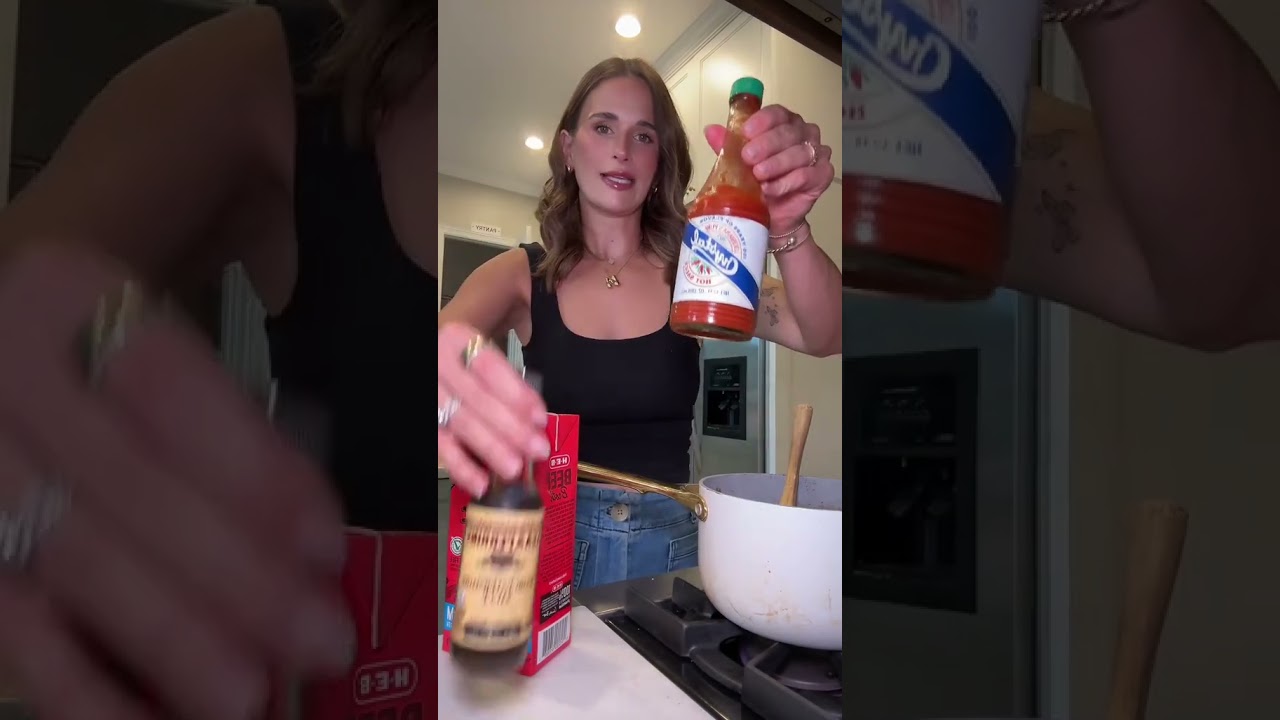 How I make my bloves sauce for all my seafood boils! 🦀 @Bloveslife #seafood #seafoodboil #sauce ,