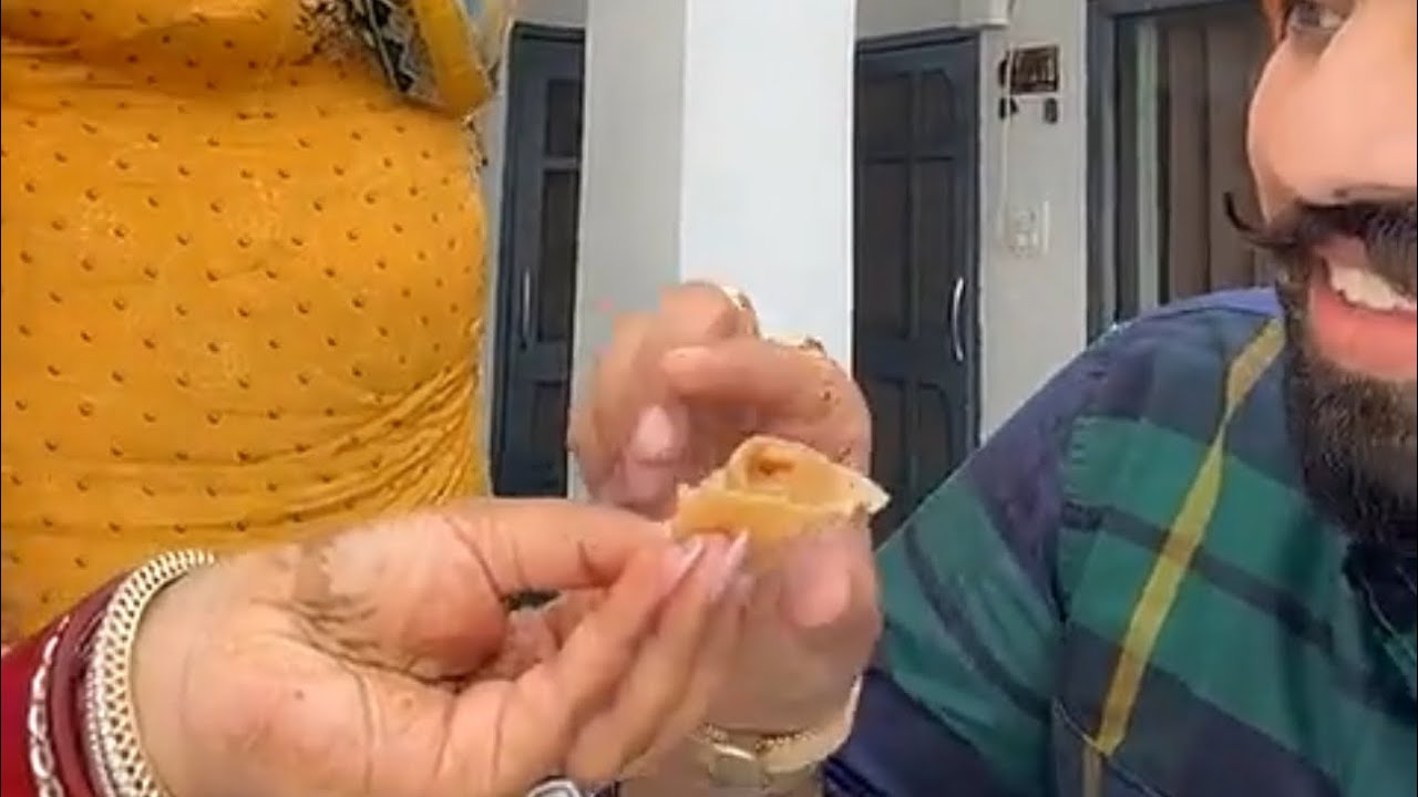 ਜਦੋਂ tania ਨੇ ਸਨੋਵਰ ਨੂੰ ਰੋਟੀ ਖਵਾਈ ਮੰਮੀ ਸੰਗ🤭 ਕੇ ਪਾਸੇ ਹੋਗੀ 😂 sandhuhoni funny vlog 