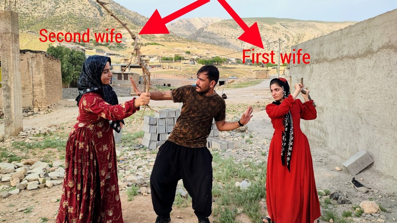 Жестокая драка между двумя женами Шахроза прямо у нее на глазах!