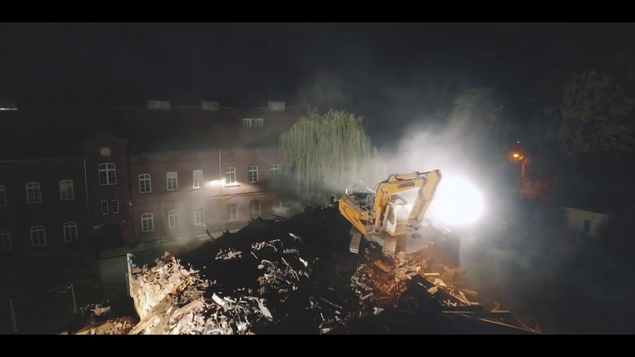 Wyburzanie budynku betonowo-ceglanego 2100m2 w Kętrzynie (Wyburzacze TVN Turbo)