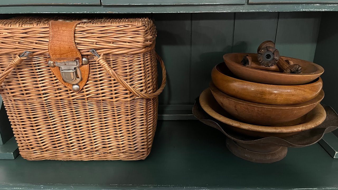 Decorate the hutch with me 🎉 it’s a long one but thought it would be fun to decorate together#decor 