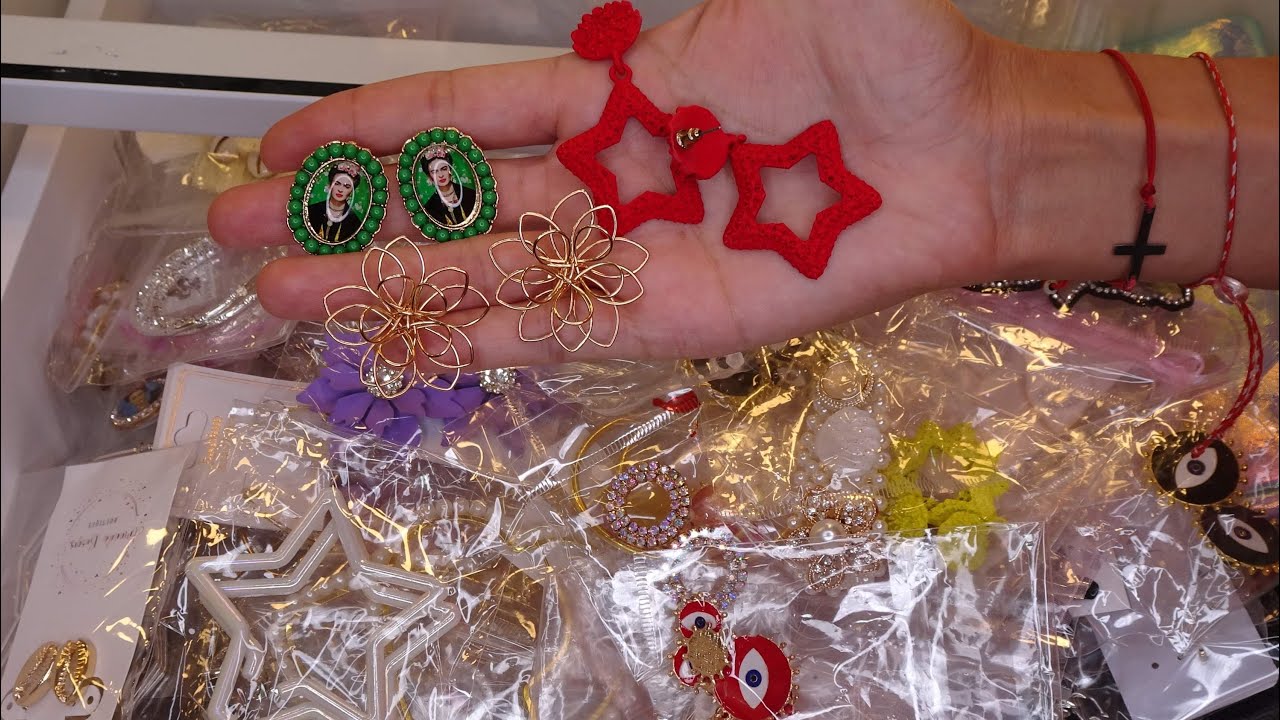 PARTE DE MI COLECCION DE ARETES