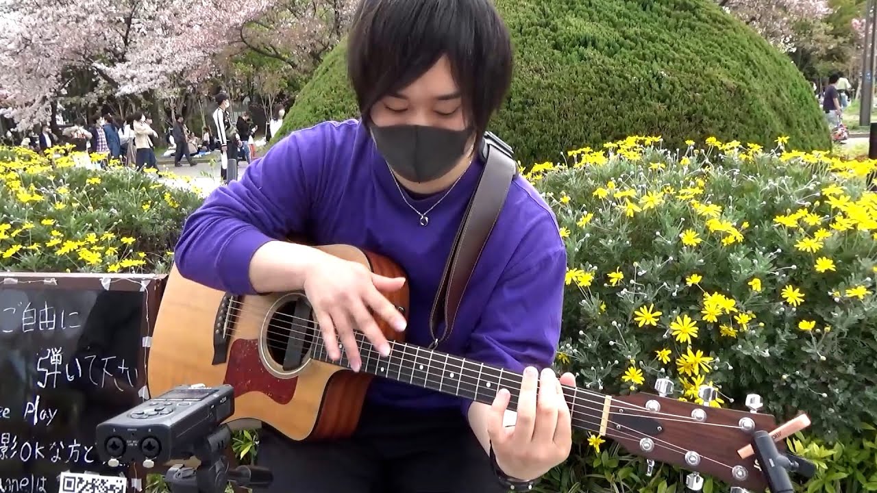 ギター一本で江南スタイルする野生のプロ現る/路上にギター設置してみた企画