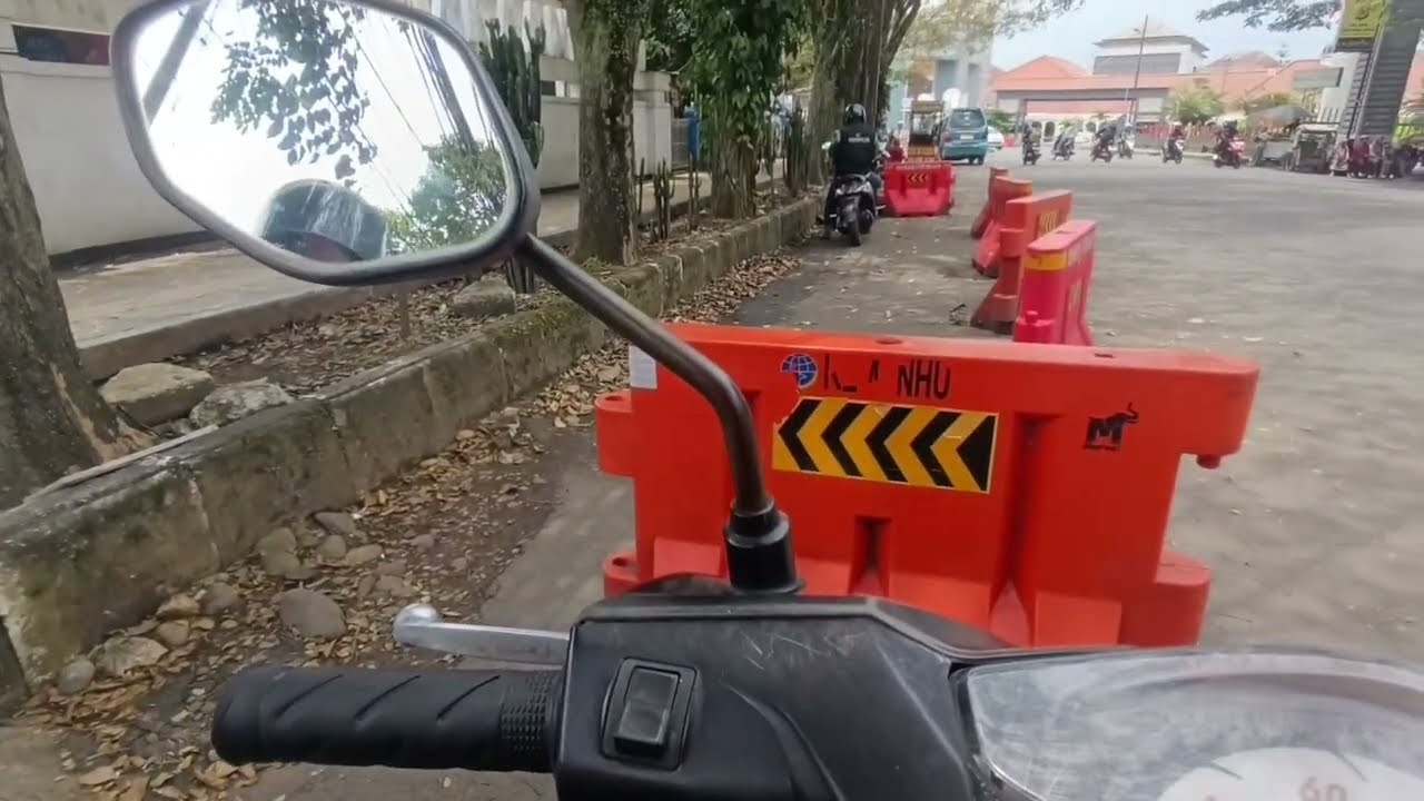 Humor Sunda Pikaseurieun Wae Baraya