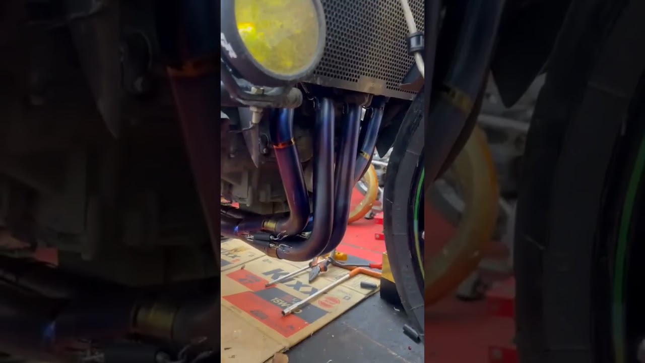 AUSTIN RACING FULL TITANIUM EXHAUST INSTALLED TO KAWASAKI Z1000