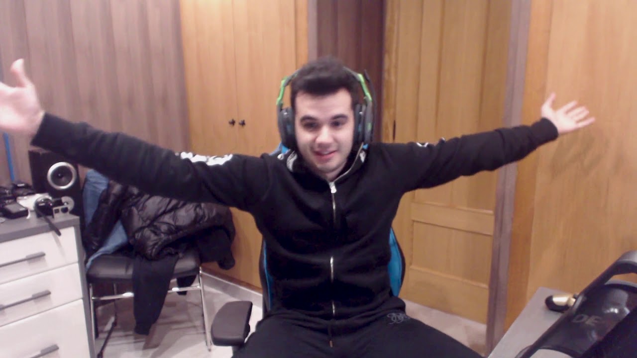 sTaXx JUGANDO A FIFA DESPUÉS DE MIL AÑOS