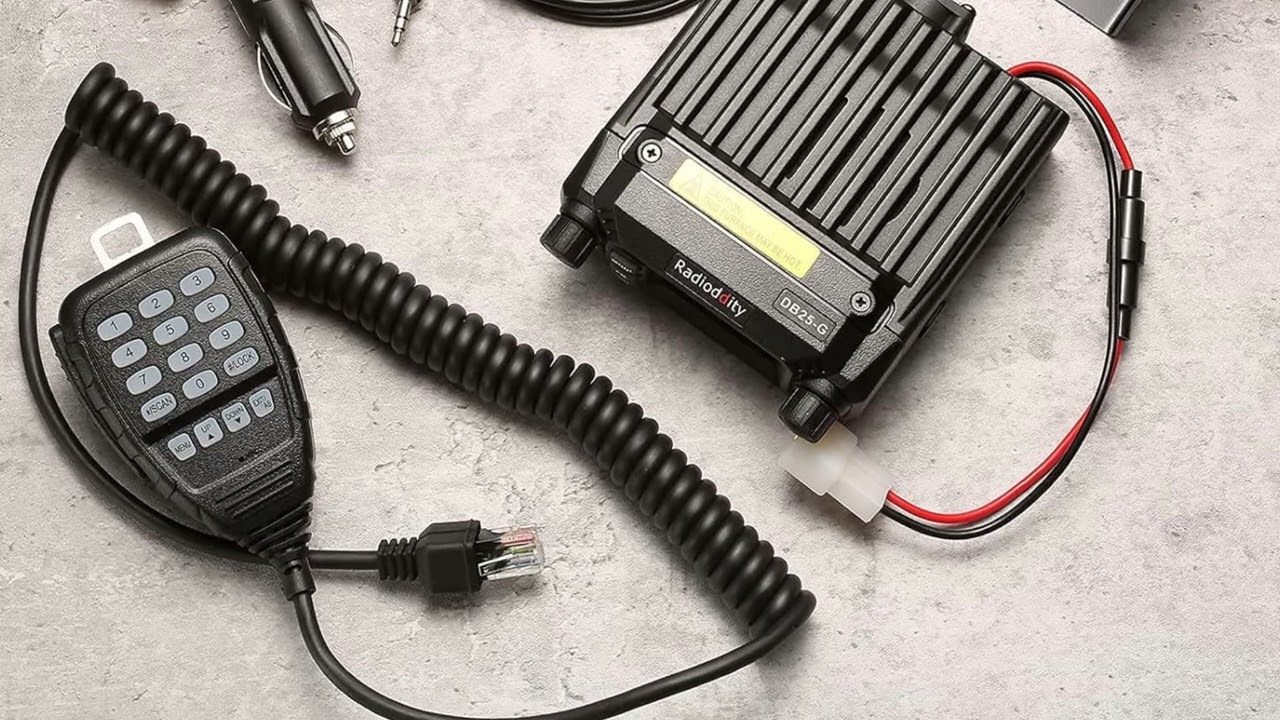 📡 25 Watts of Power! Radioddity DB25-G GMRS Mobile Radio Review 🏜️