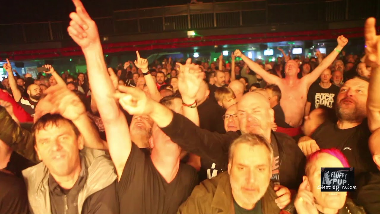 Fluffy Pup - The Macc Lads live at O2 Sheffield