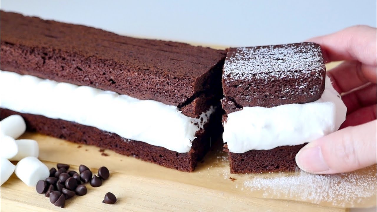 Marshmallowful Chocolate Cake in a strange way マシュマロフル・チョコケーキ サンドのクセがすごい