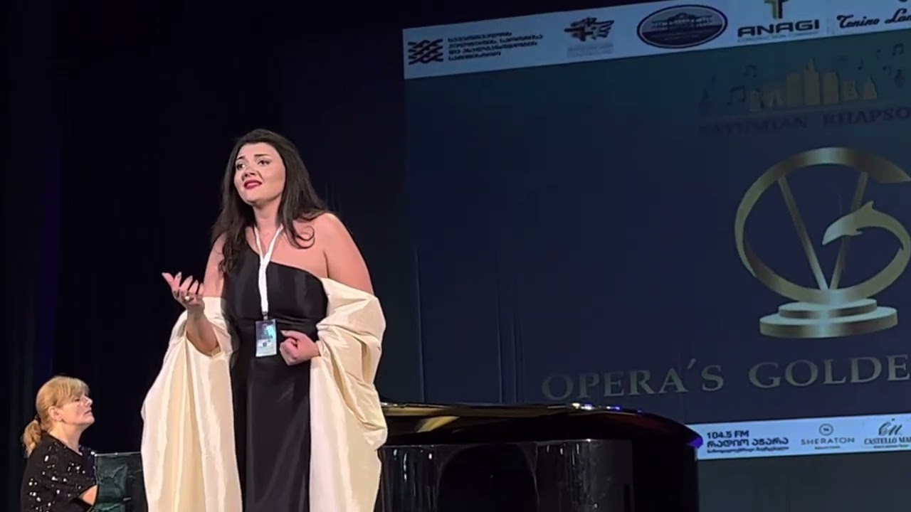 Elmina Hasan Mezzosoprano - Azerbaidjan
