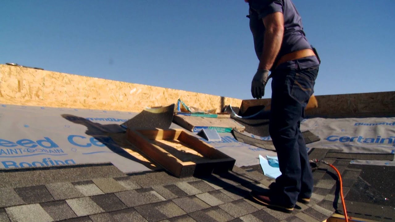 Installing Landmark - five course pattern, alternate closed cut valley & skylight flashing