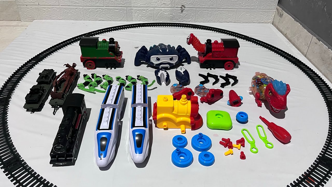 Merakit dan bermain mainan kereta api uap classic, Choochoocharles, Kereta cepat, Robot, Dinosaurus