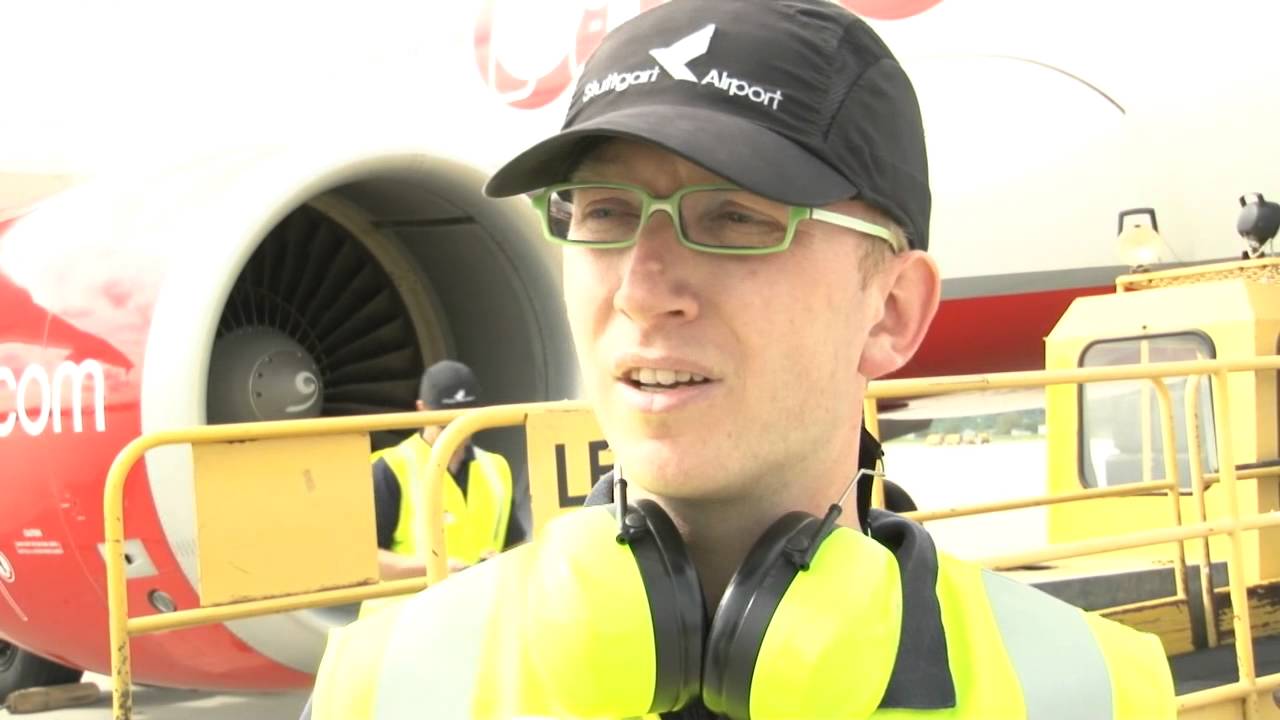 Flughafen Stuttgart: Ihr Job ist das Gepäck der Reisenden