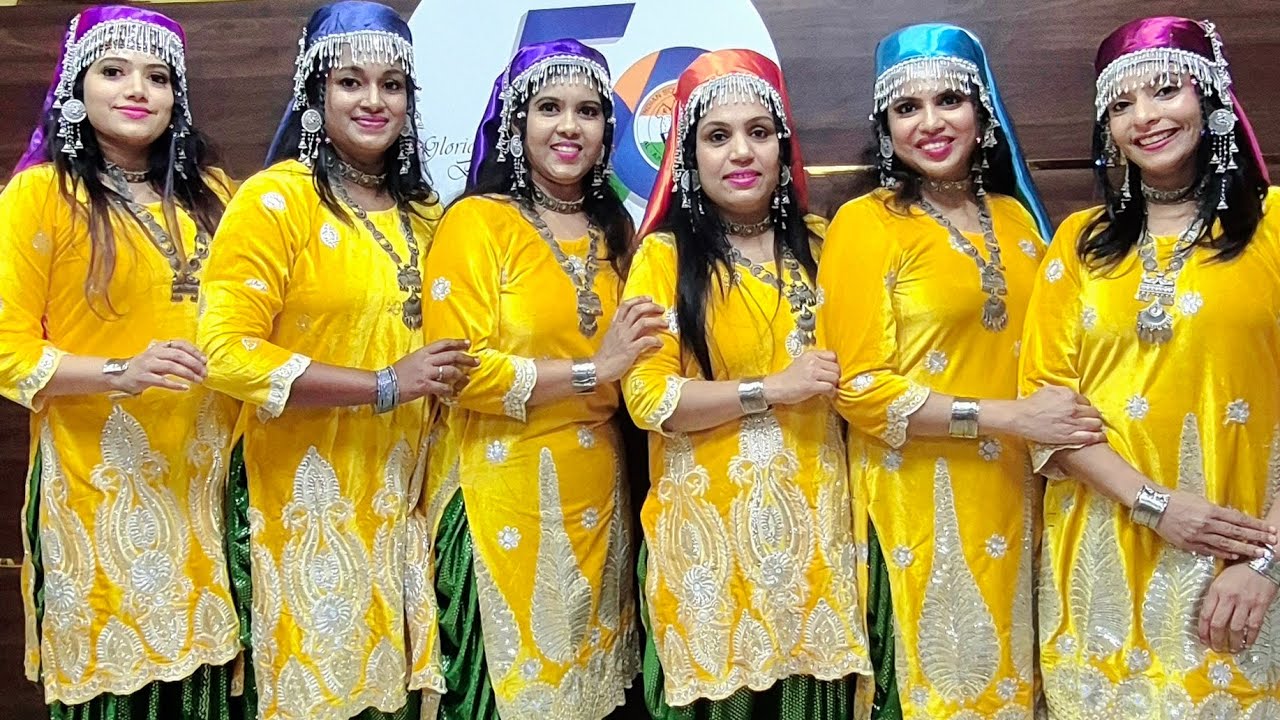 Kashmiri dance # bumbro# group dance # entertainment ♥️ 