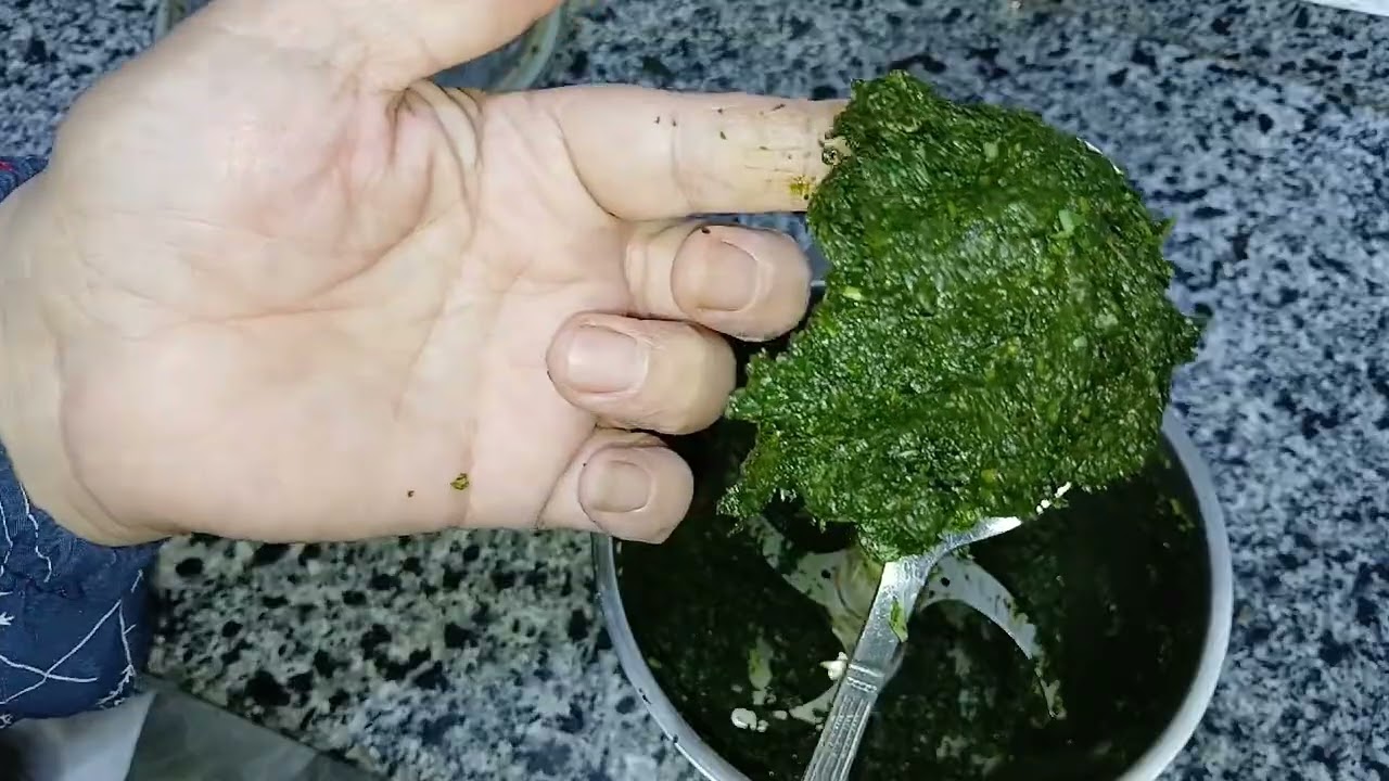 طريقه الملوخيه الخضراء باسهل طريقه ولا خلاط ولا مخرطه بالكبسه