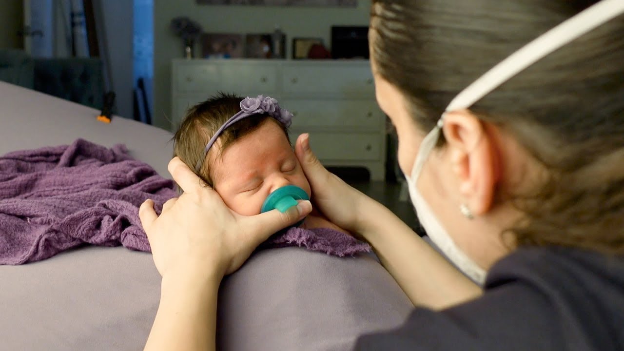 Poses básicas con recién nacidos | Recién nacido