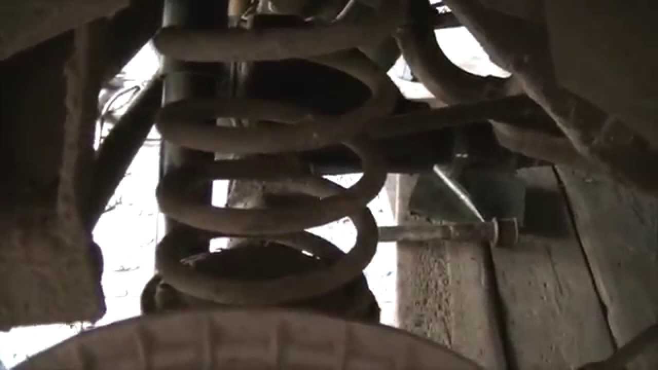 Снятие и установка задней пружины. ВАЗ Классика.