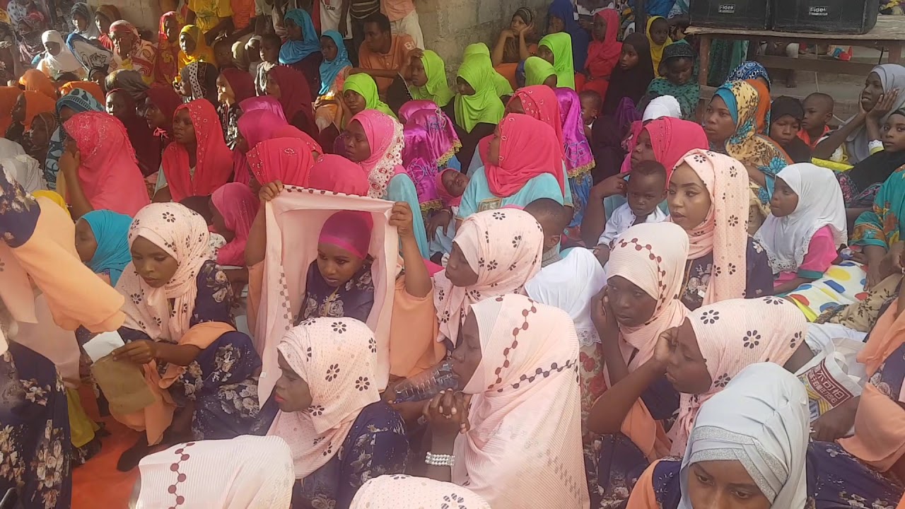 Watoto wanongoz kwa kucheza Yuri hawa hap