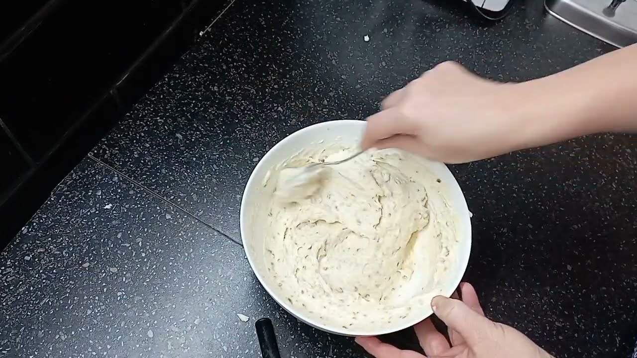 Заварной крем с орехами. Для пирожных и булочек.