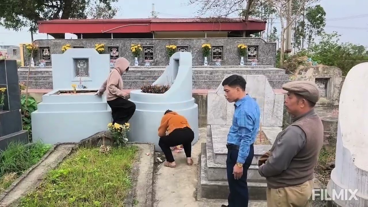 Ngày mồng 4 tết...tiễn các cụ 