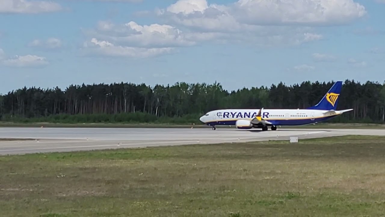 Boeing 737 MAX 8-200 Katowice -Londyn  Ryanair FR8267 Start Pyrzowice