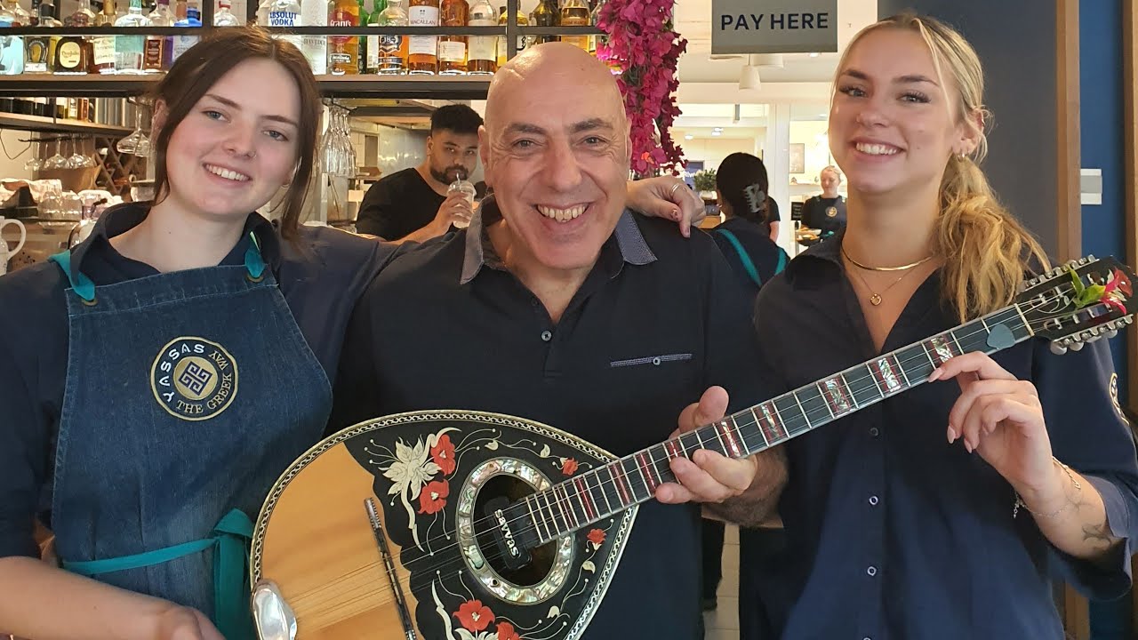 SpRoss Entertainment is live at YASSAS Southbank Melbourne on the Yarra: Moomba & GrandPrix wk 🥰🇬🇷🎶💕