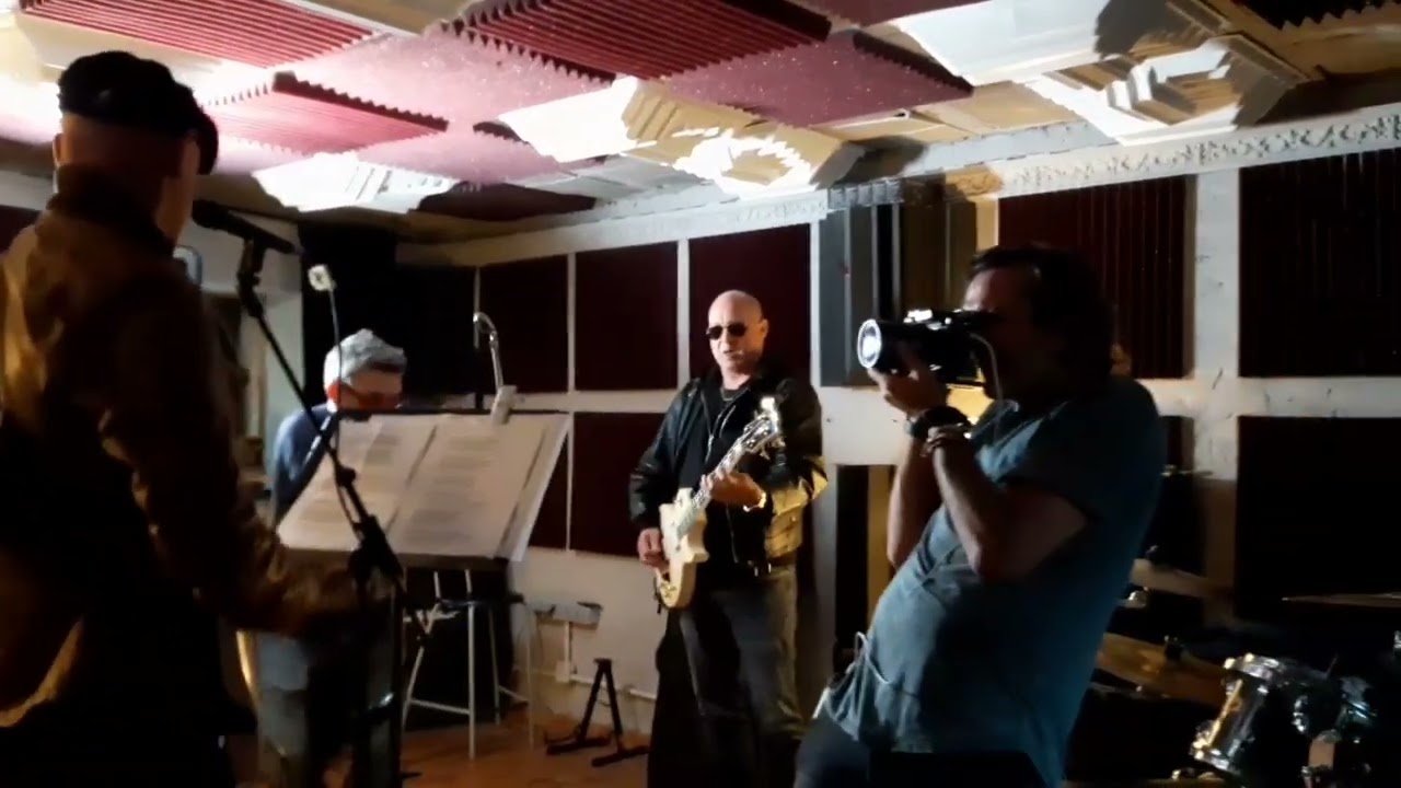 David  Alonso,batería fundador de Ilegales:hoy dedicatoria a Enol