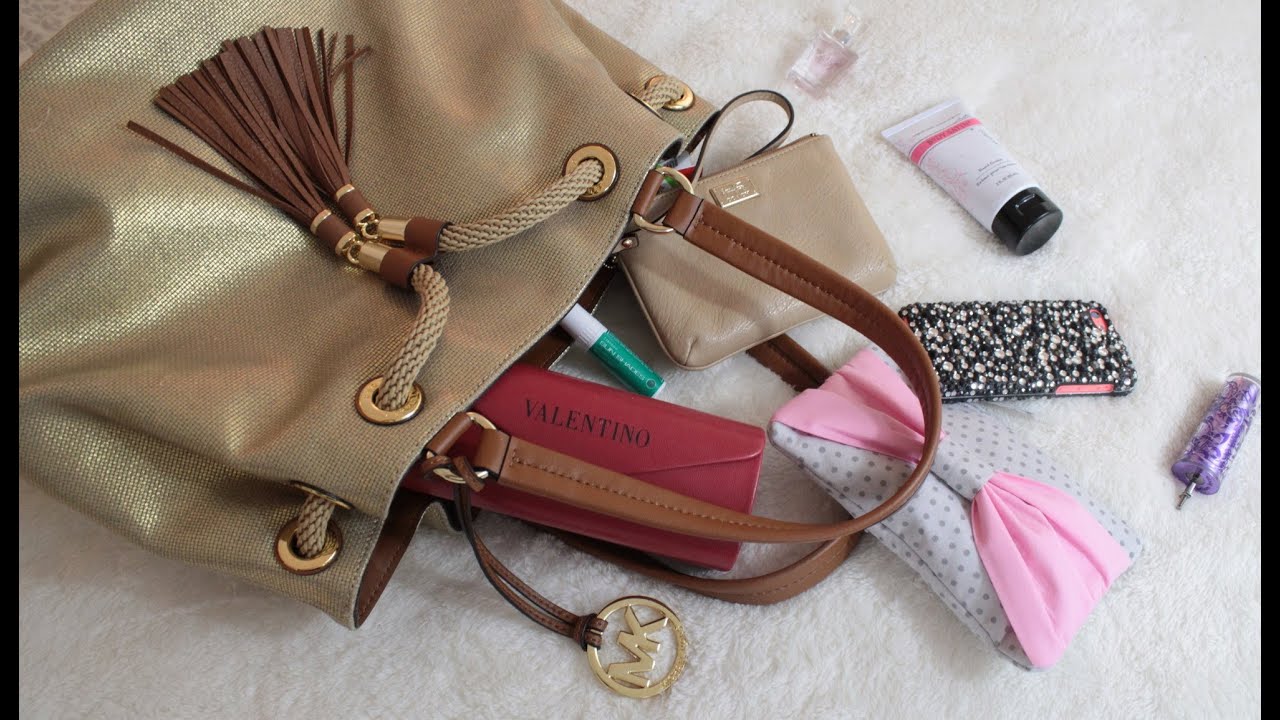 What's in my bag? Dans le sac d'une Fille