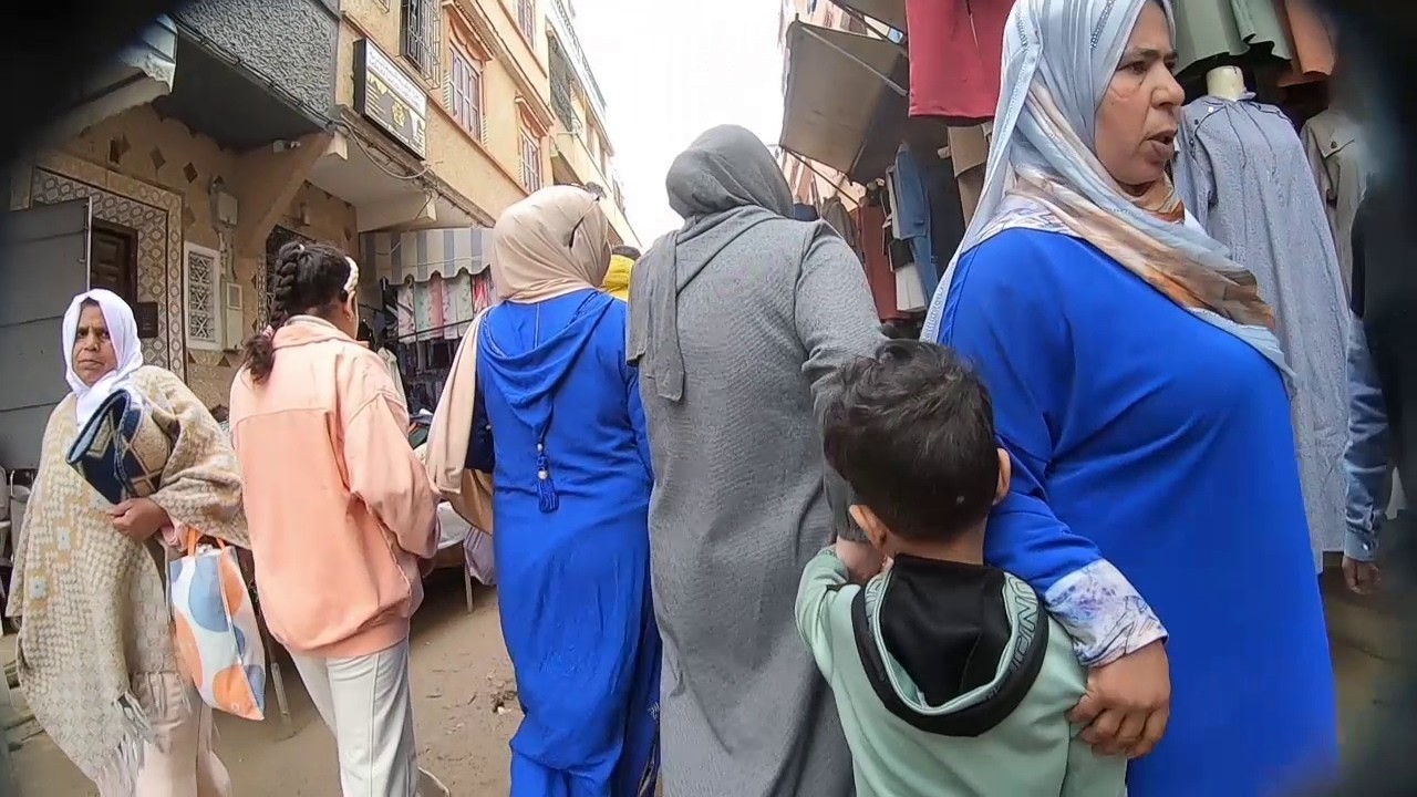 جولة في اسواق الملابس ايام العواشر