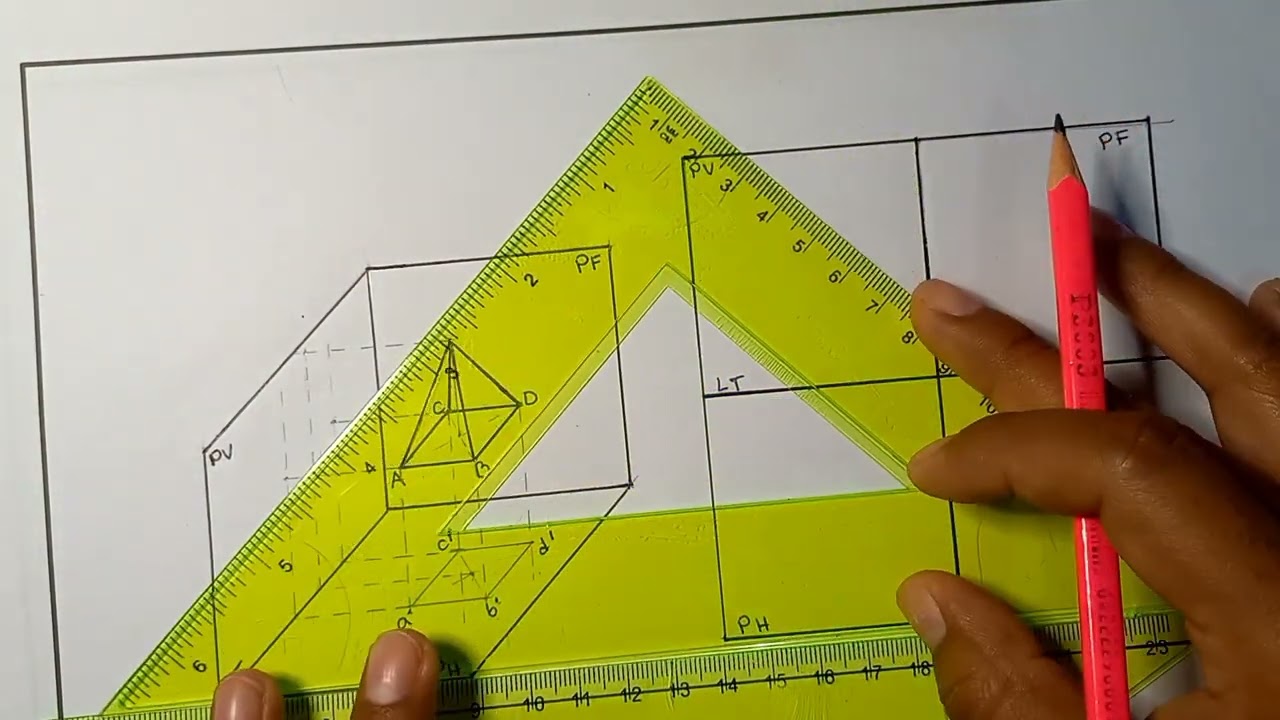 Proyección triédrica de pirámide cuadrangular