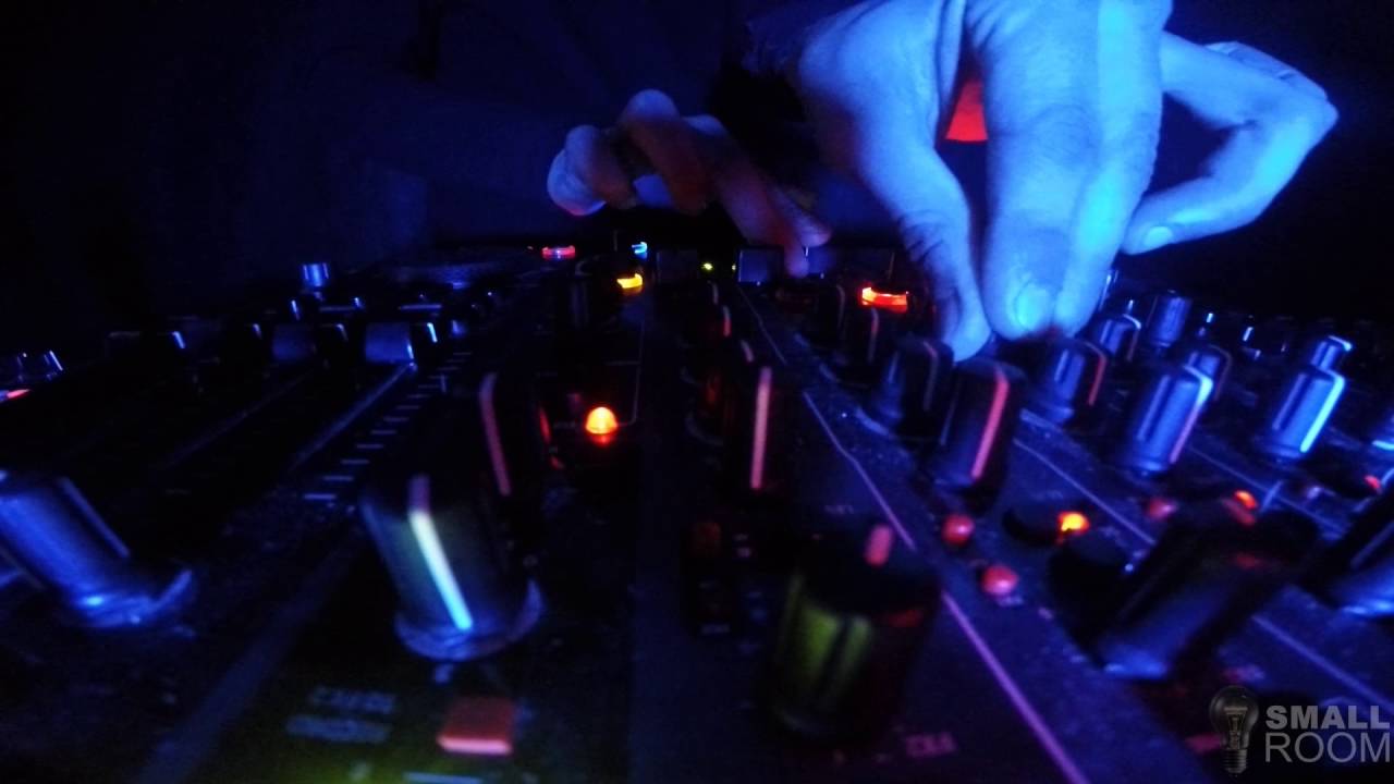 Small Room - Podcast #006 - Pablo Ramos