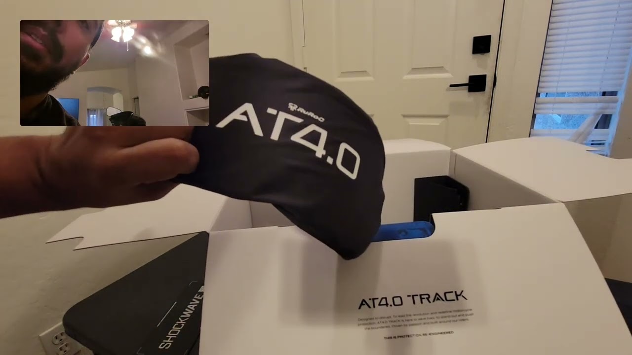 Unboxing and first impression on Ruroc AT4.0 Superman helmet W/ Harmon and Kardon 