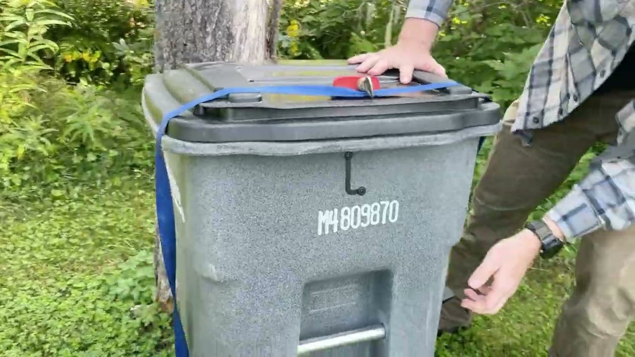 How a ratchet strap can create a bear-resistant garbage can