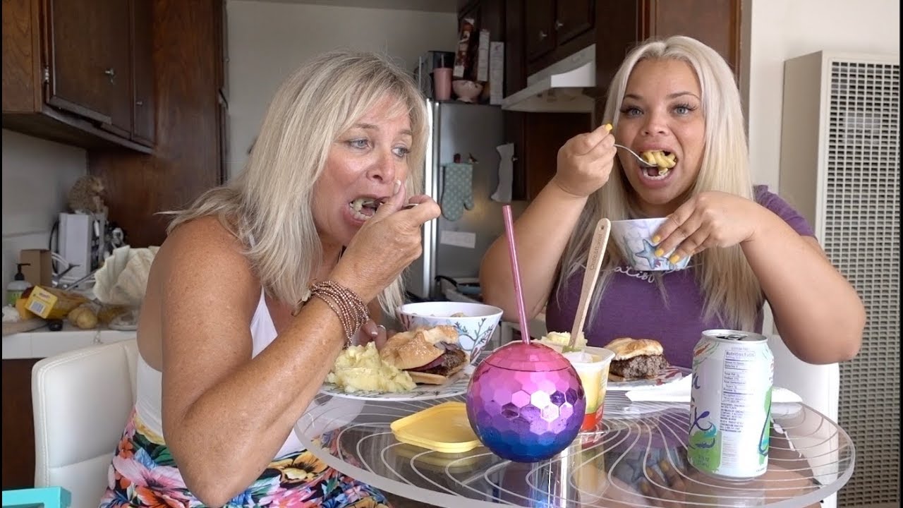 COOKING + EATING WITH MY MOM (MY FAV HOME COOKED MEAL)