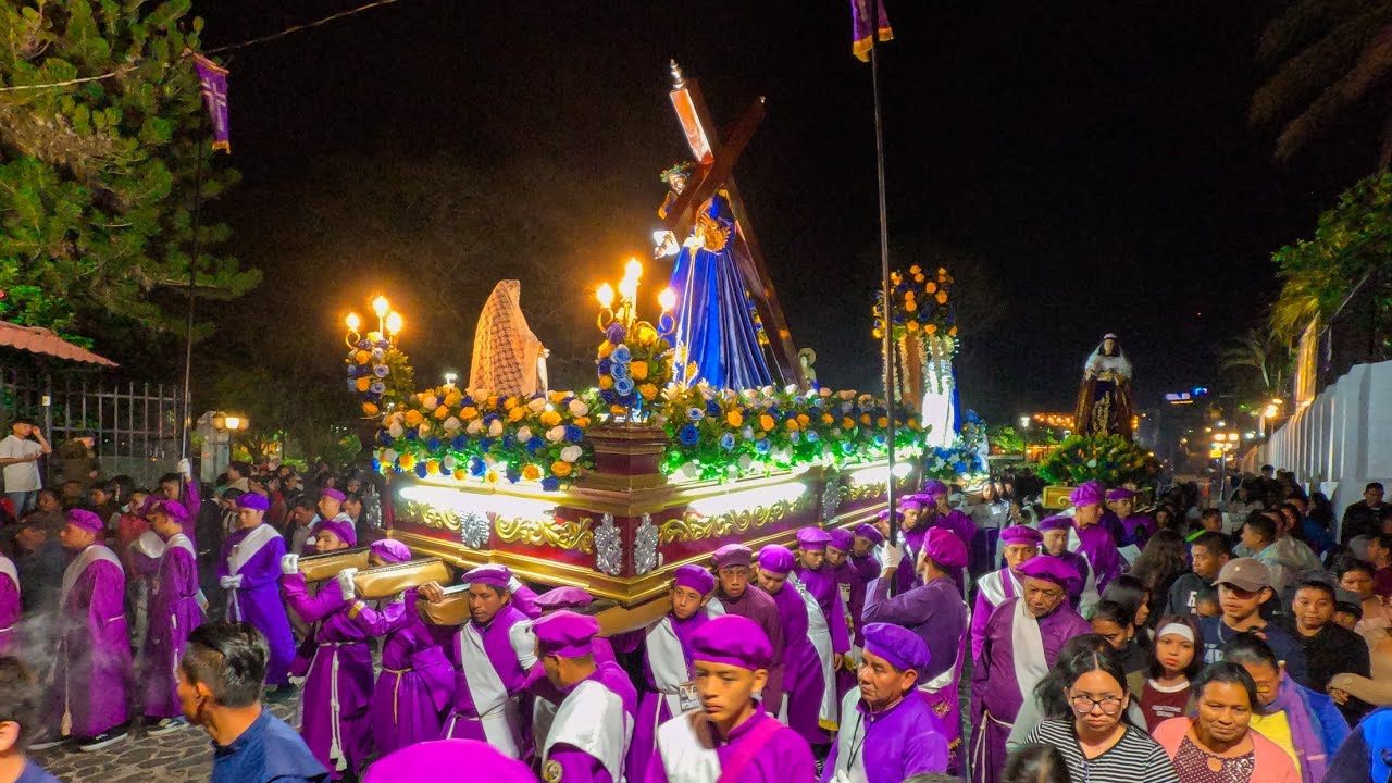 Salida del cortejo procesional en el tercer viernes de Cuaresma El Salvador 💜🇸🇻