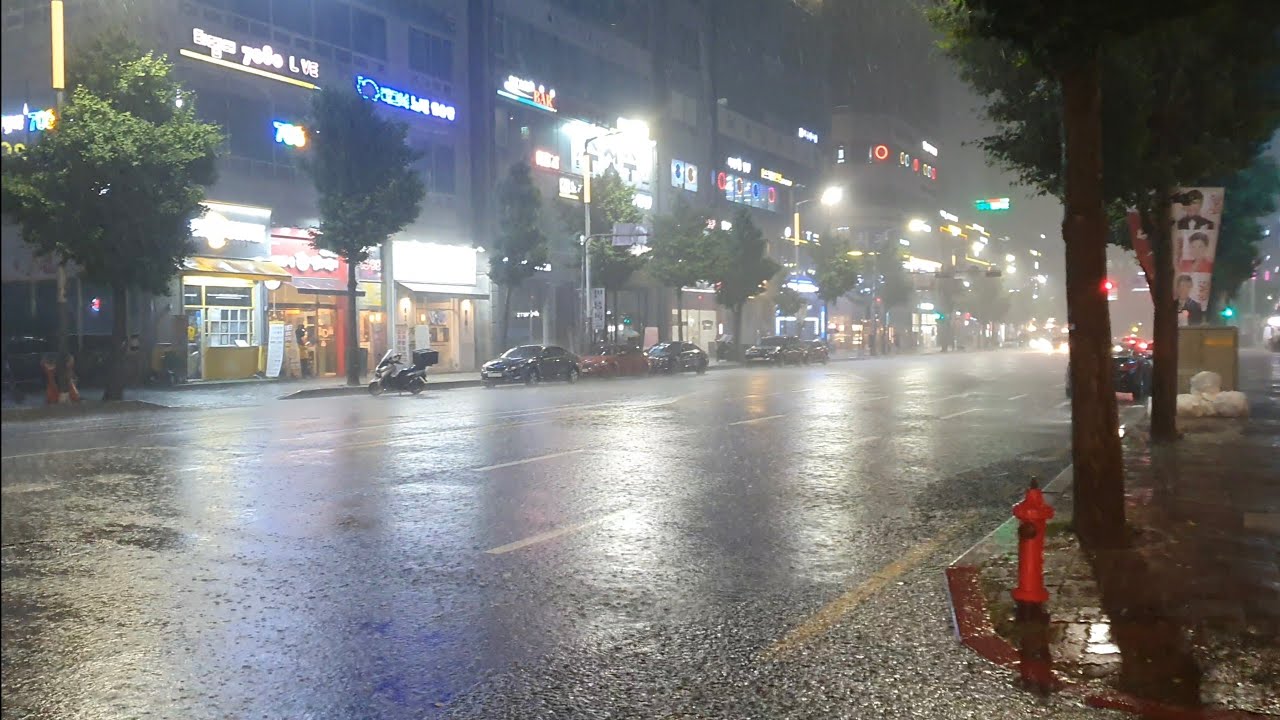 Real Thunder Lightning Ultra Rain Walk. Forget Everything with Relaxing Sound. Insomnia. Ambient.